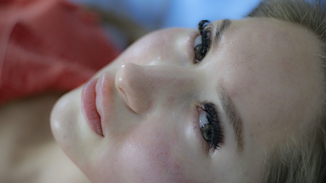 Why Facial Serums are a Must for Your Skincare Routine